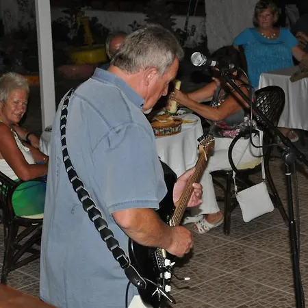 Blu Brezza Marine אכסניה היסרונו